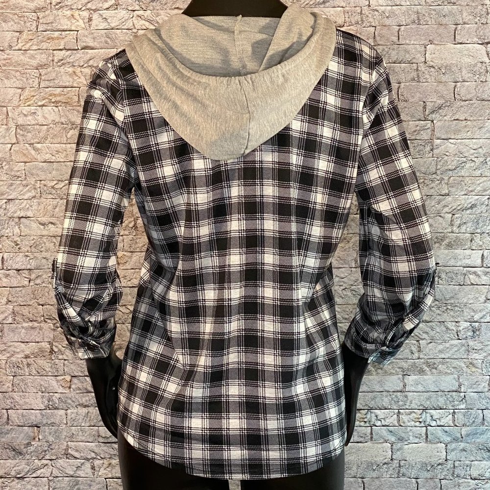 No Boundaries Light Weight Flannel Hoodie - Picture 2 of 6